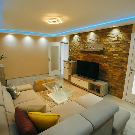 Apartment Lazaro