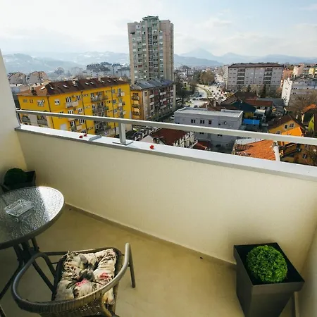 Lazaro Apartment