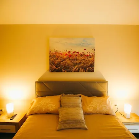 Apartment Lazaro